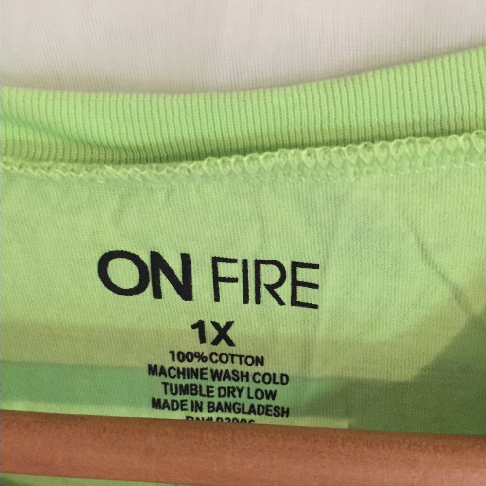 Green tank top - Picture 2 of 2